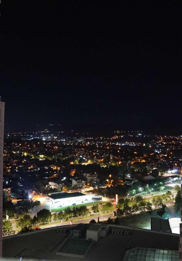 Skopje Sky City 19Th Floor Twin & 12Th Floor & 25Th & 33 Floor Apartments & With Pool & Spa & Gym & Parking Included In Price Ngoại thất bức ảnh